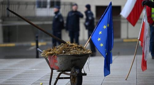Fermierii polonezi protestează la nivel național împotriva regulilor de la Bruxelles